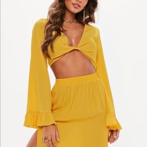 ✨Mellow Yellow Top✨